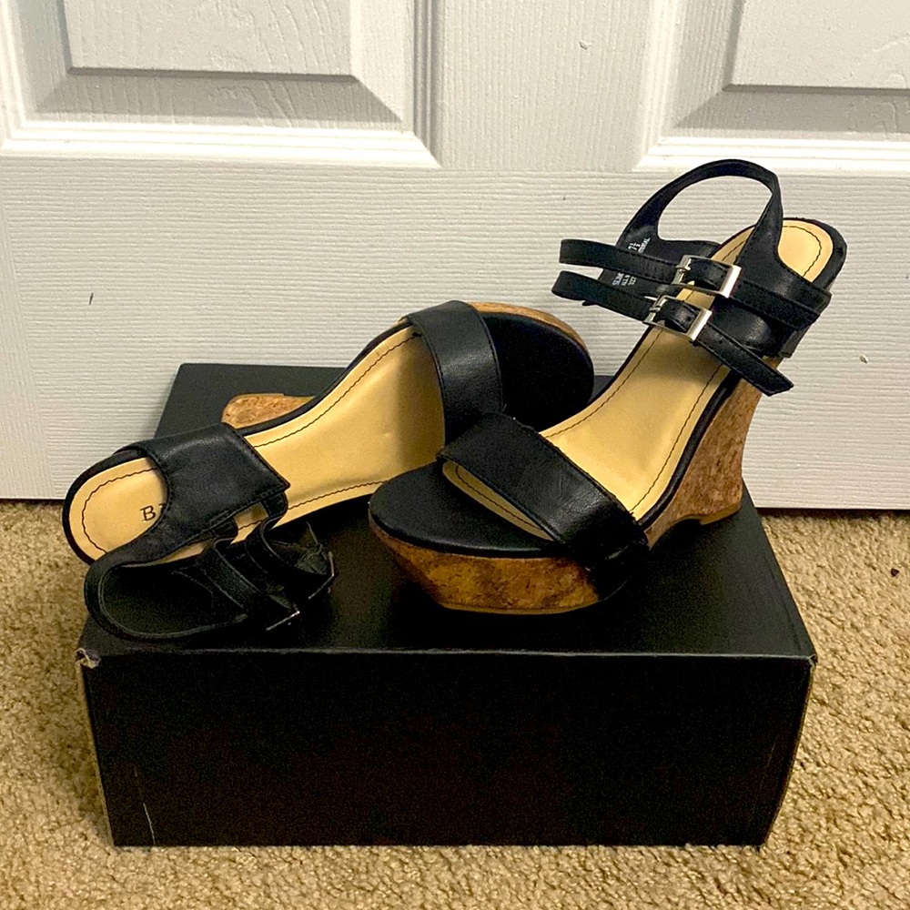 Black wedge